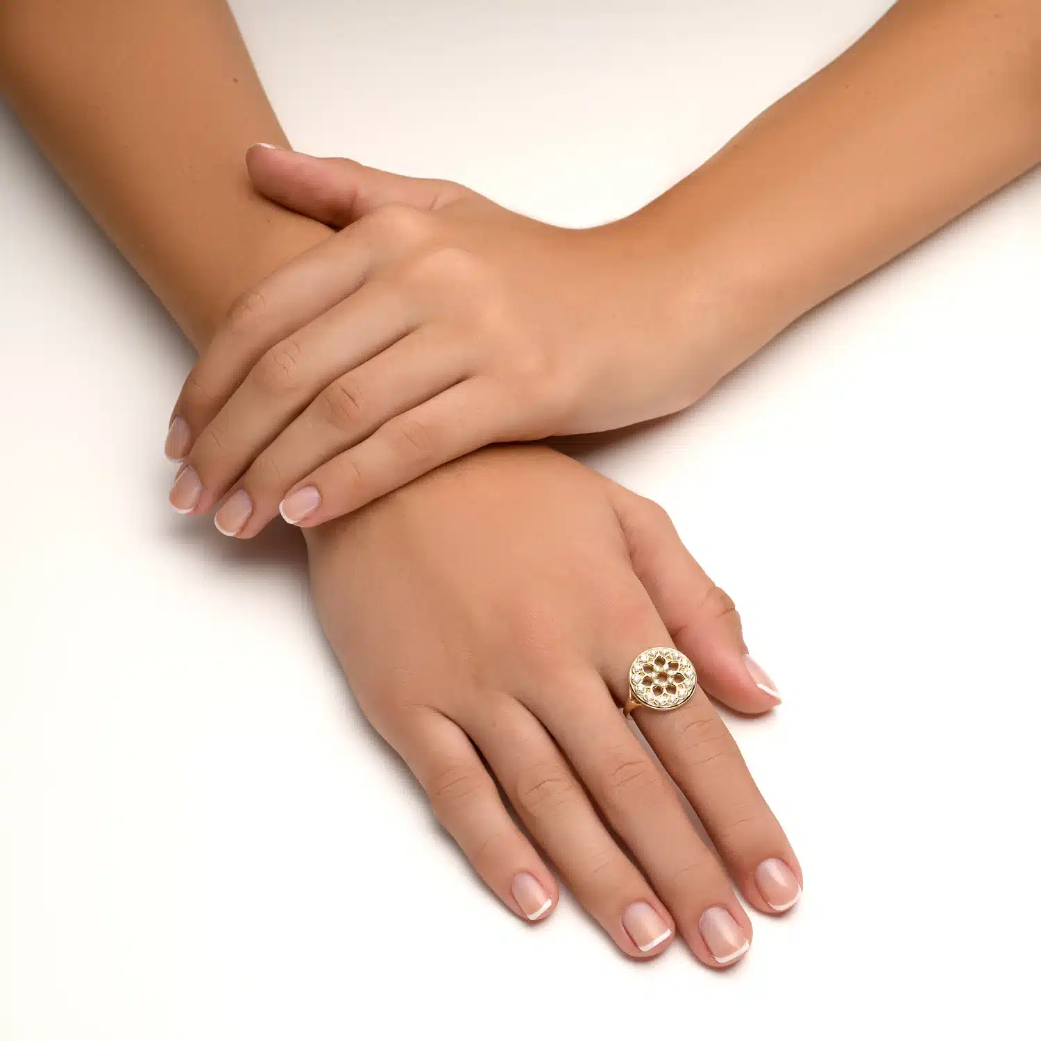 Vintage Style Golden Helia Diamond Ring - Image 3