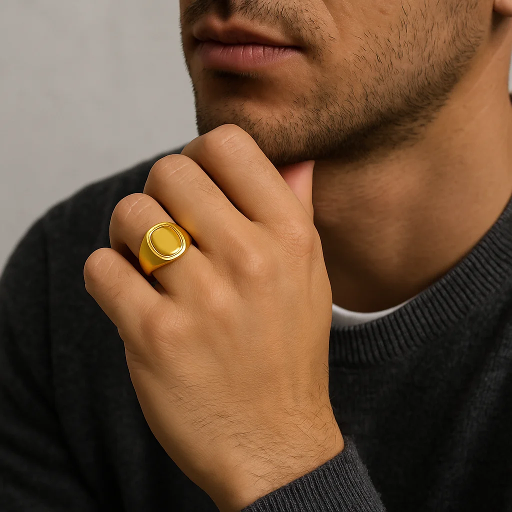 Bold Crest 14K Men’s Signet Ring - Image 6